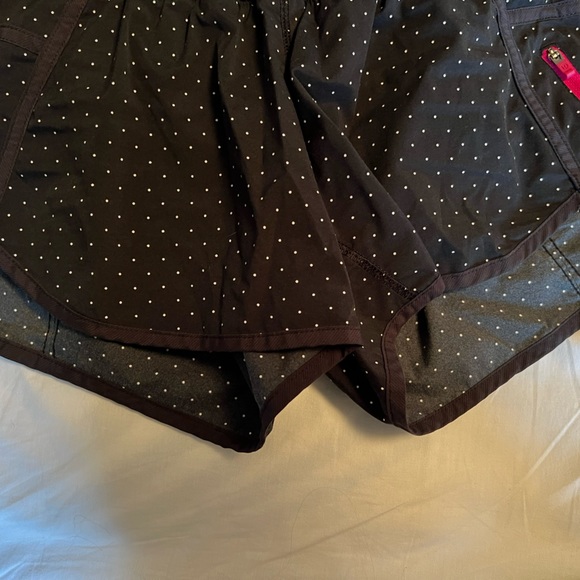 LULULEMON Shorts - Picture 4 of 4
